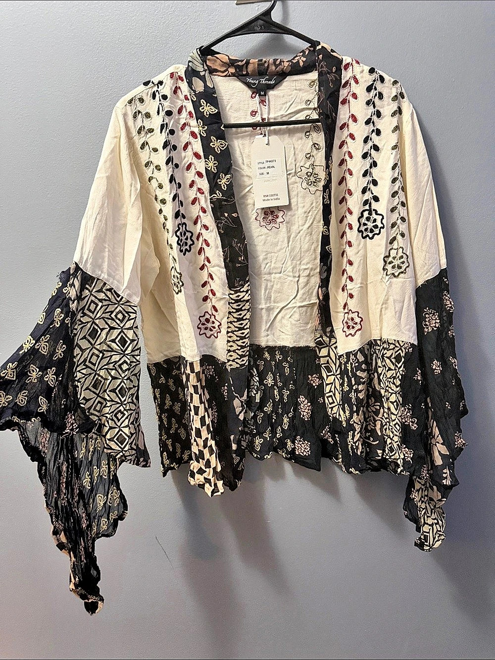 Young Threads TP44373 Embroidered Tunic in White & Black Medium NWT